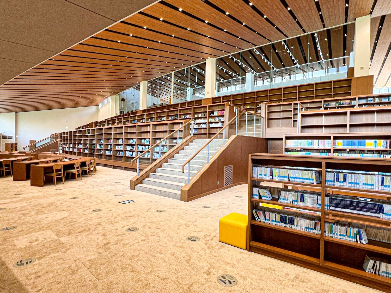 創立20周年記念図書館