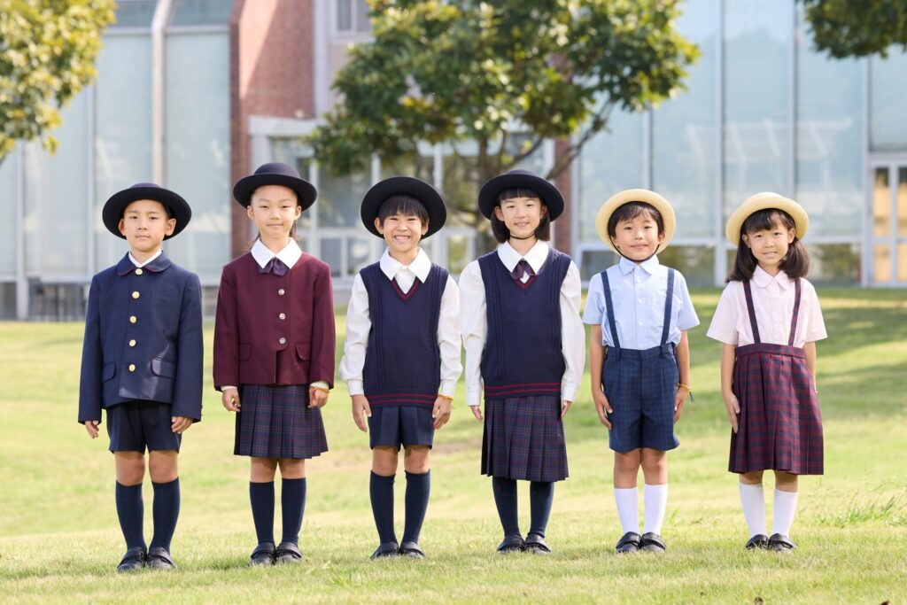 奈良カレッジ小学部の制服の画像