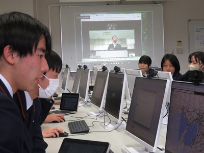 智辯学園高校との遠隔授業