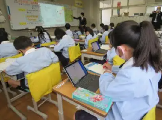 １人１台タブレット Gigaネットワークの整備完了 智辯学園和歌山小学校